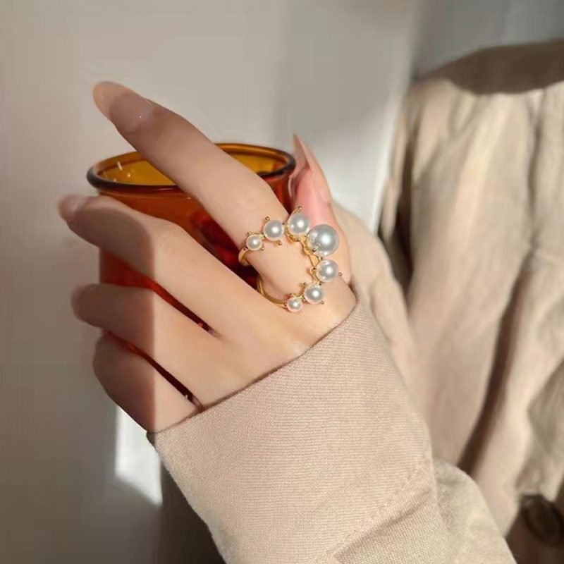 Vintage Niche Creative Design Ring Light Luxury Minimalist Korean Style Pearl Open Knuckle Ring For Women