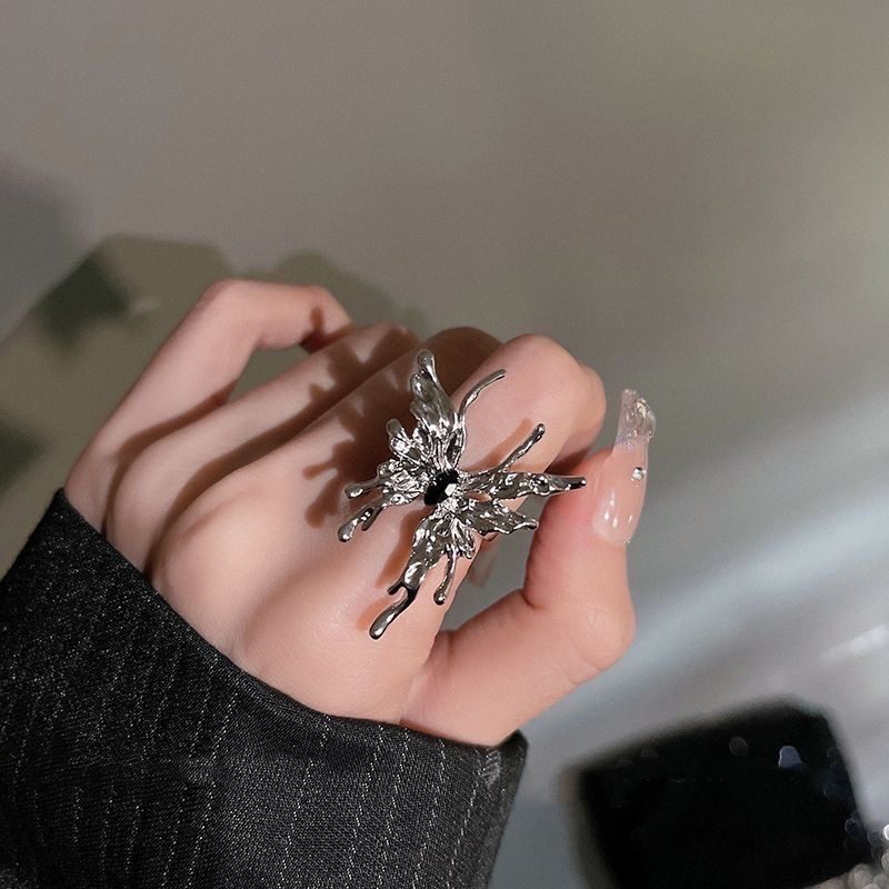 Dark Style Liquid Metal Spider Ring, Ins Trendy Cool Adjustable Ring For Girls