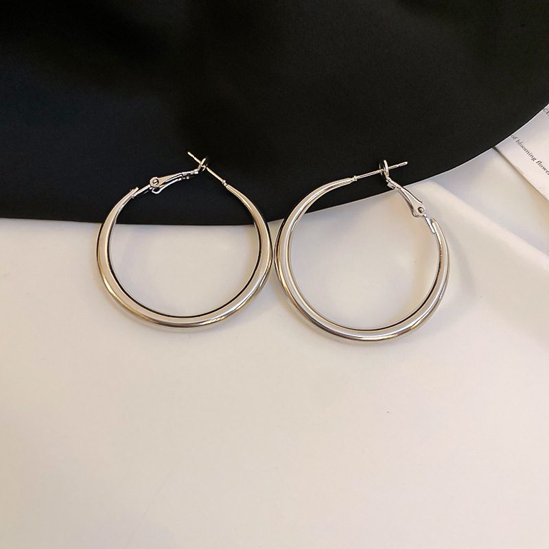 Fashion Silver Circle Stud Earrings Minimalist High Grade Cold Style Lady Earring