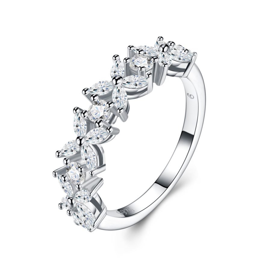 The Lucky Leaf - A Luxurious And Fashionable Minimalist Jewelry Ring Set With Top-quality Moissanite, Made Of S925 Silver Electroplated With Platinum.